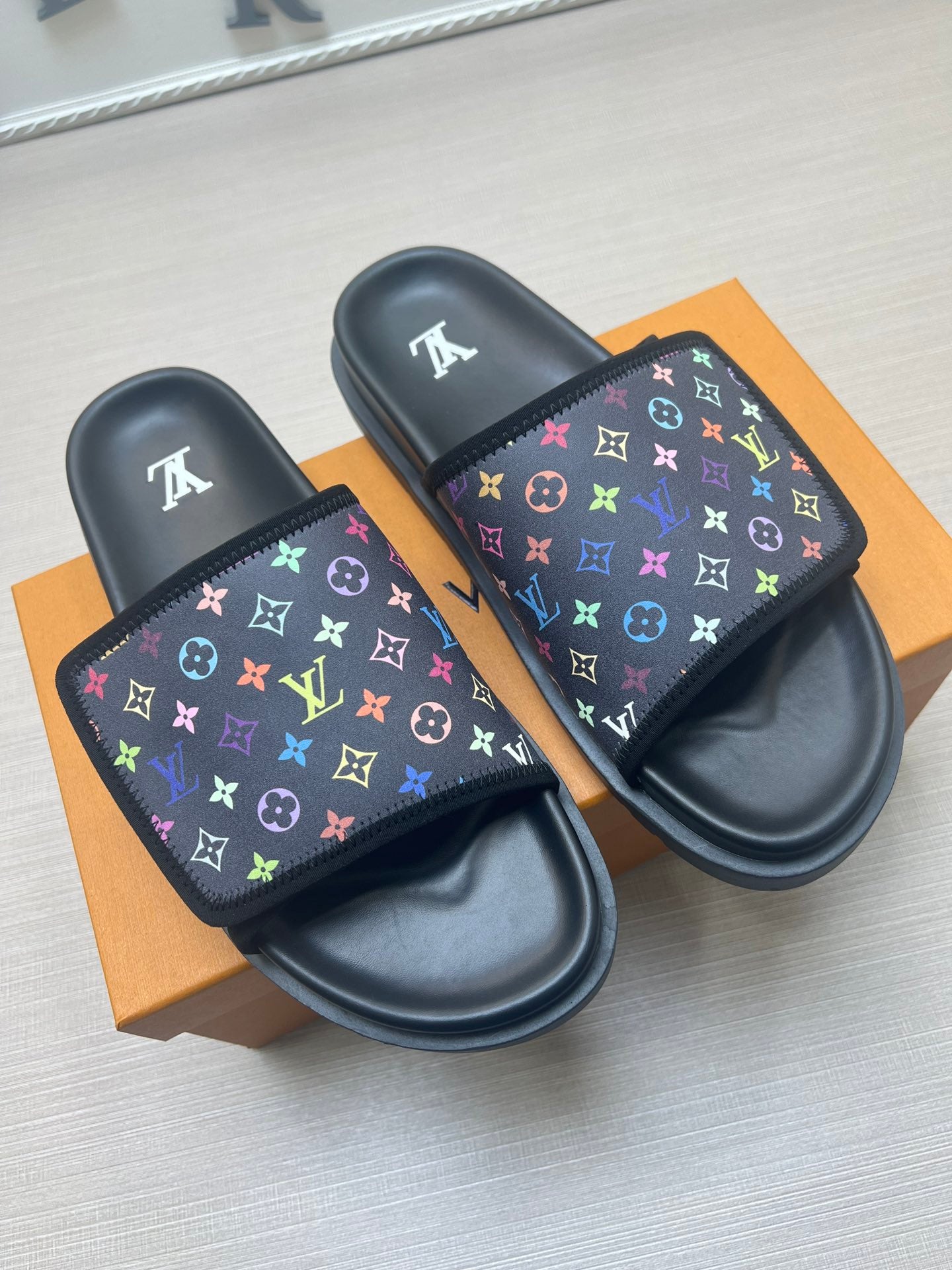 5LE207Z Popular Slippers