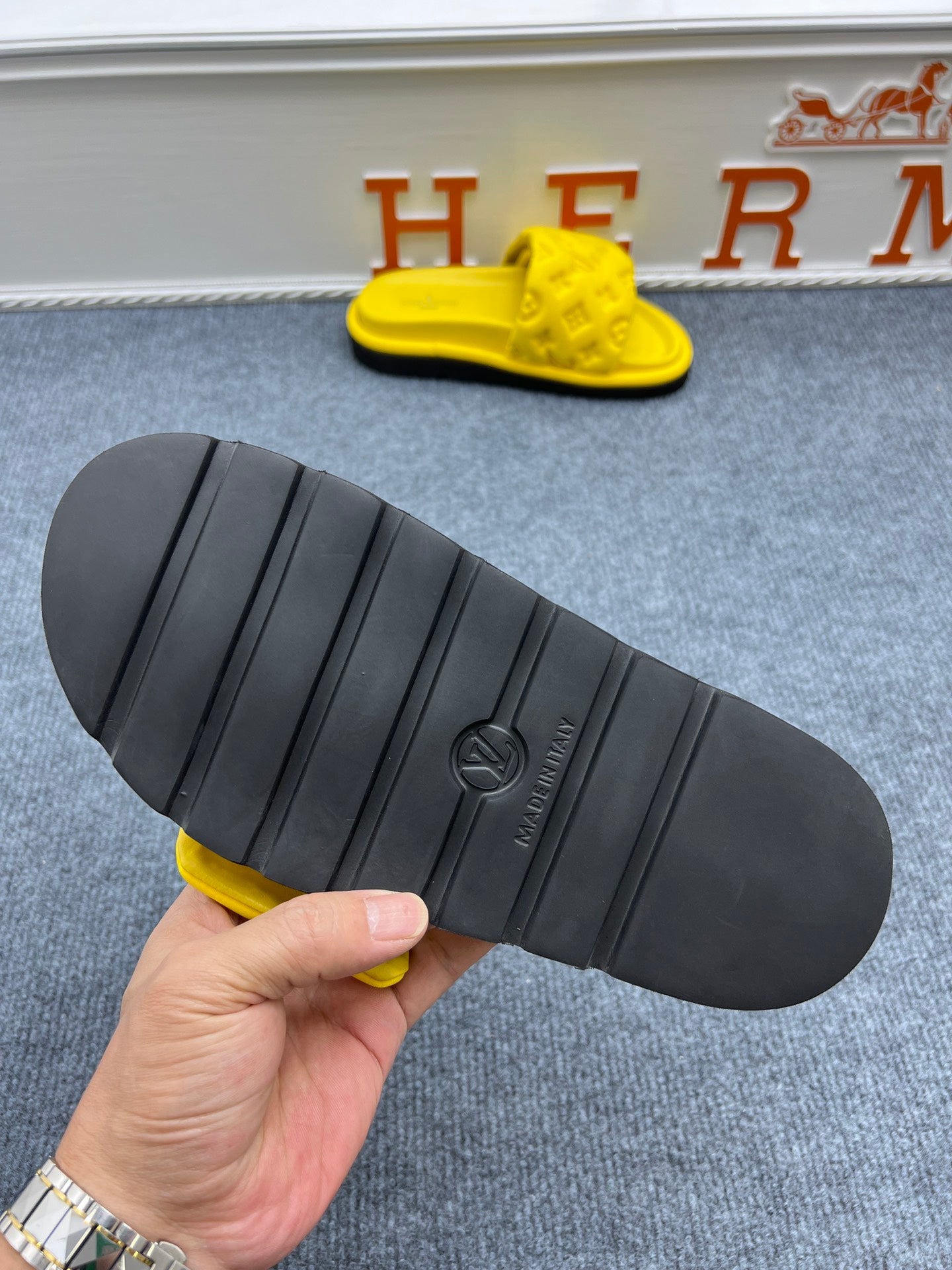 5YE115Z Popular Slippers