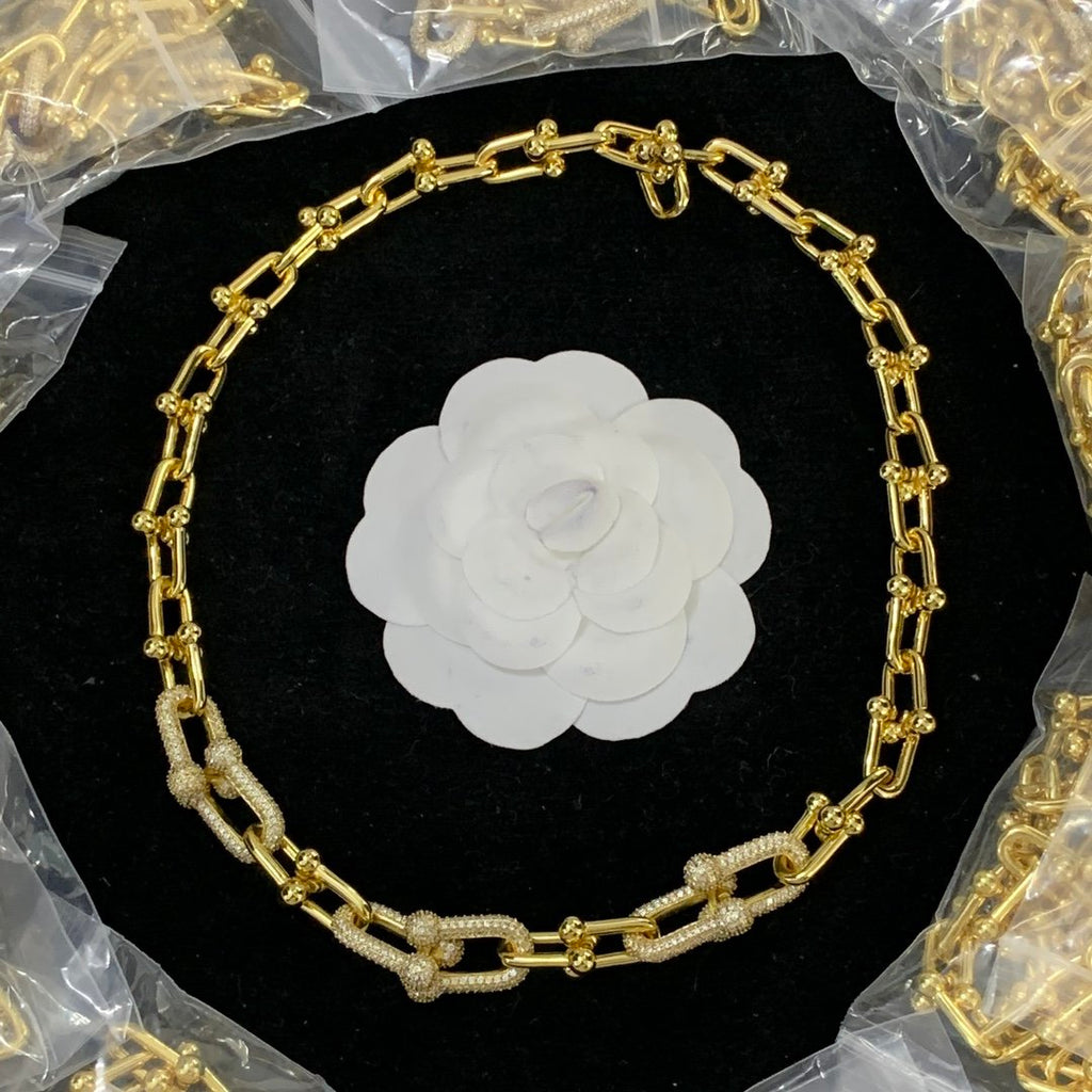 8XT32X  Popular   Earring Bracelets Necklaces