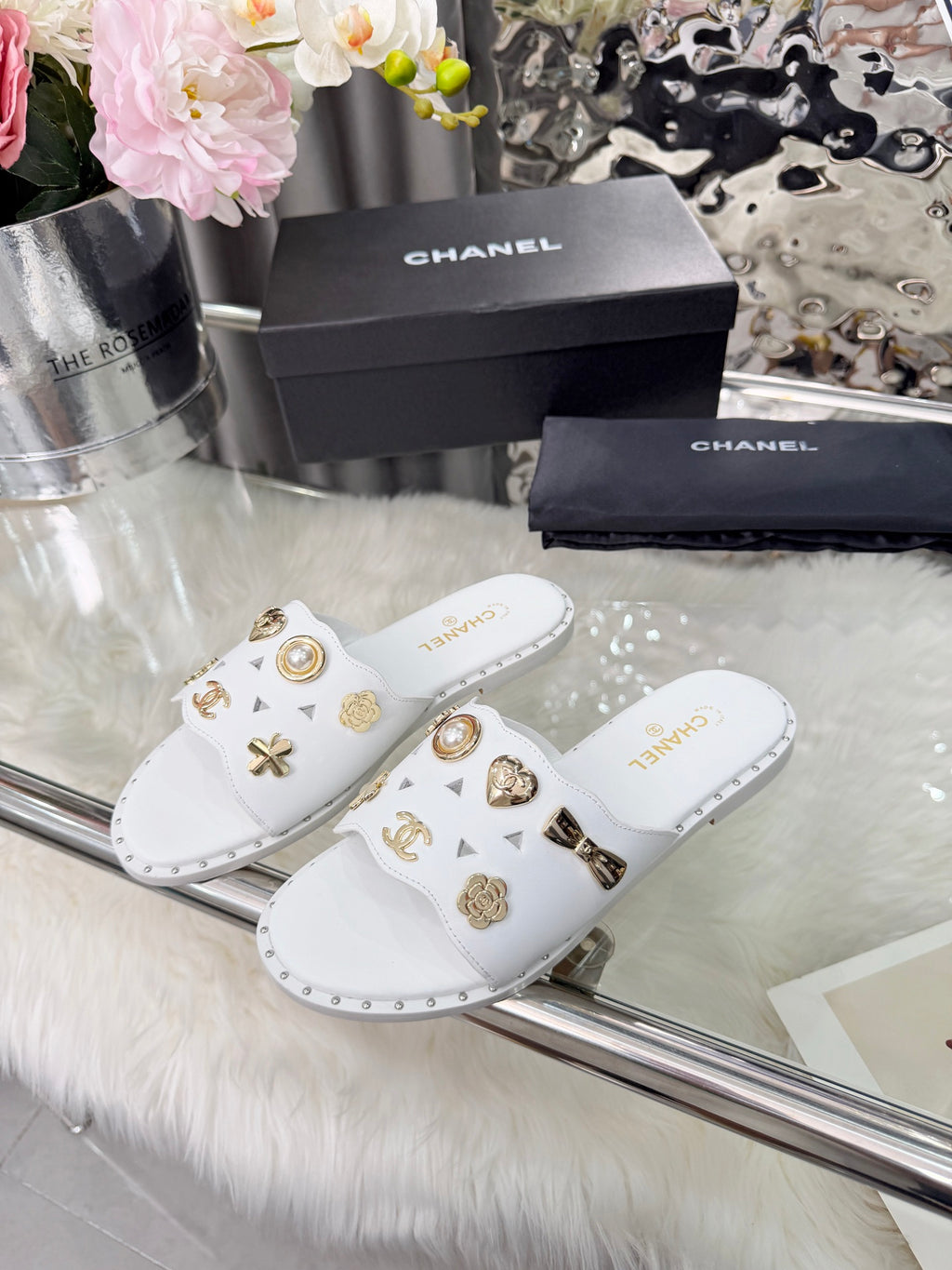 Z2X66C42  Popular high-quality leather slippers