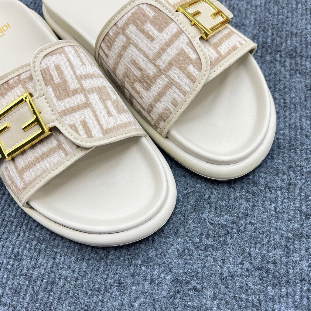 54F37Z Popular slippers