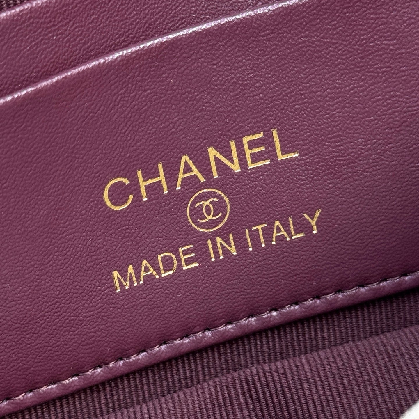 B1X66C19  Popular leather bag