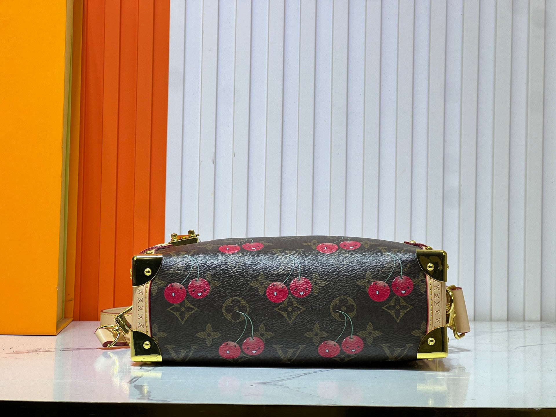 155NE18B Popular    leather bag