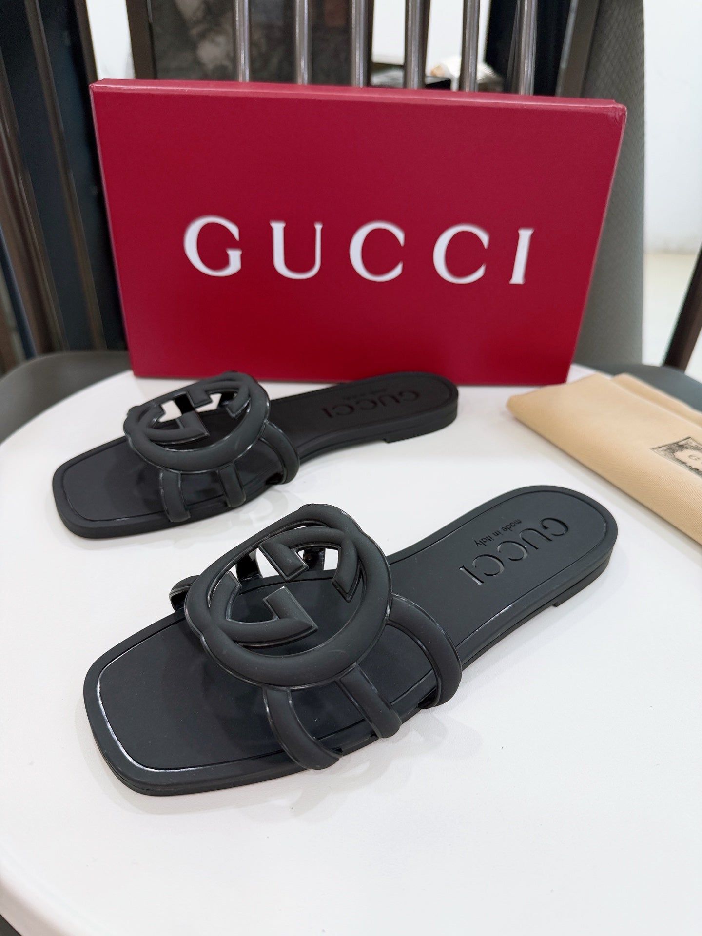 Z2X66B60  Popular high-quality slippers