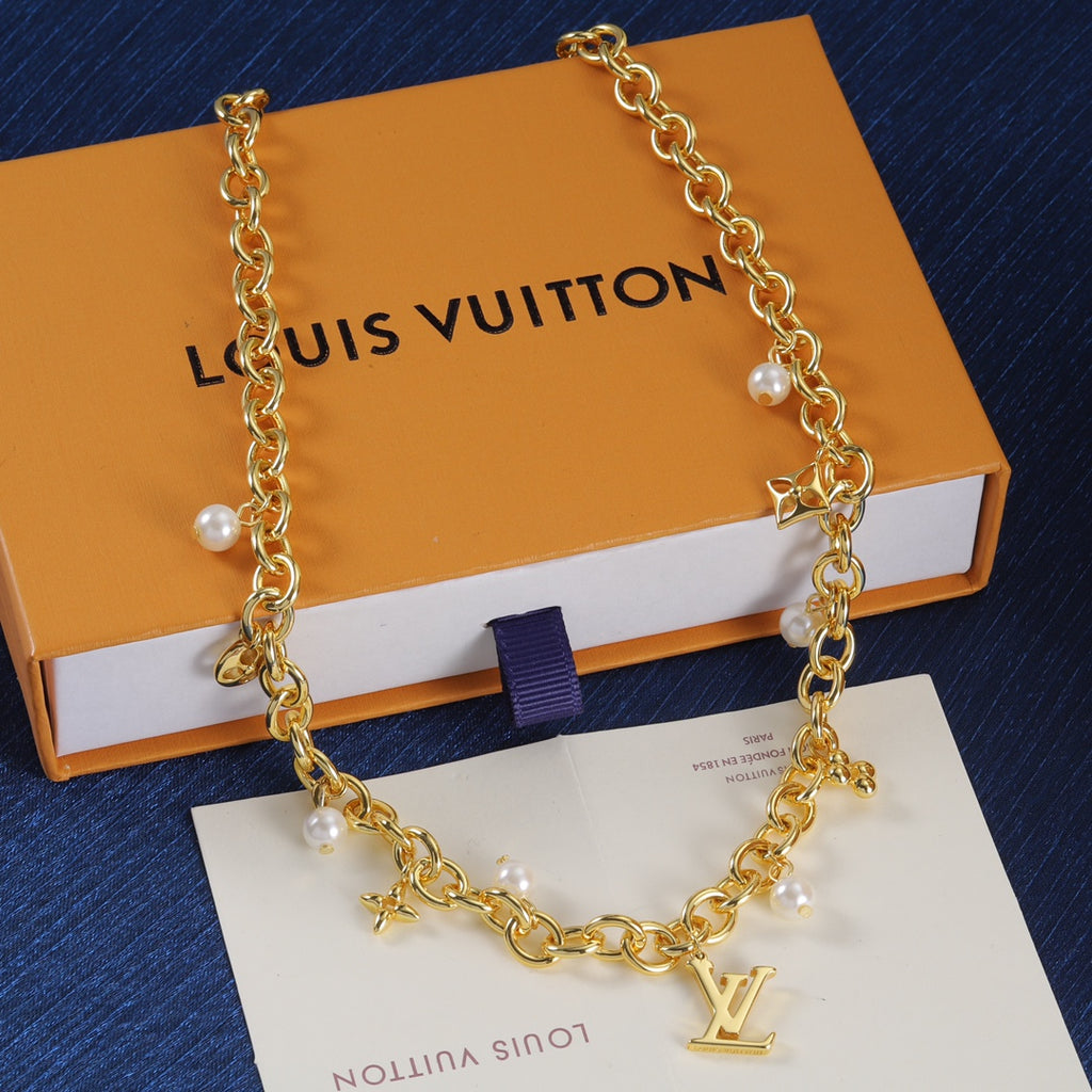 175RE32X Popular   Necklaces .
