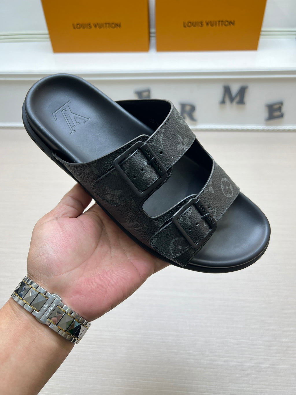 54E56Z Popular slippers