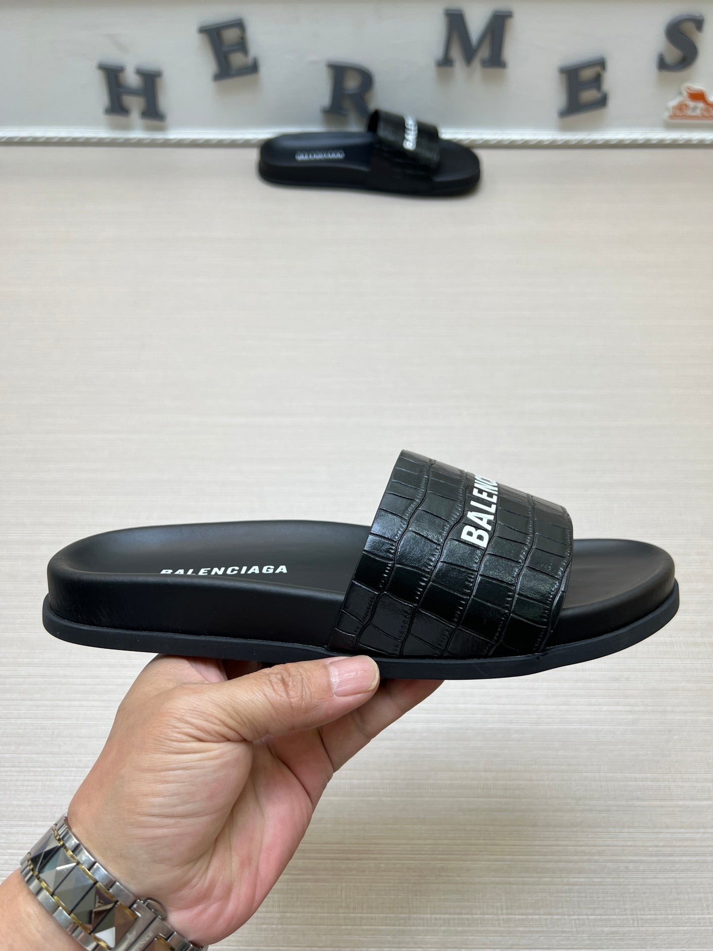 54J99Z Popular slippers