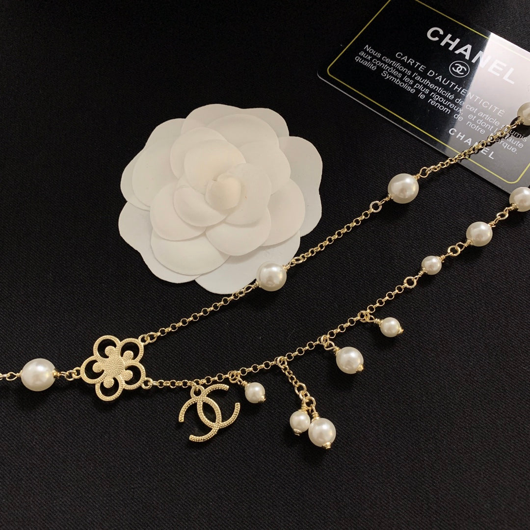 X1Q85C137X Popular Necklace. Bracelets