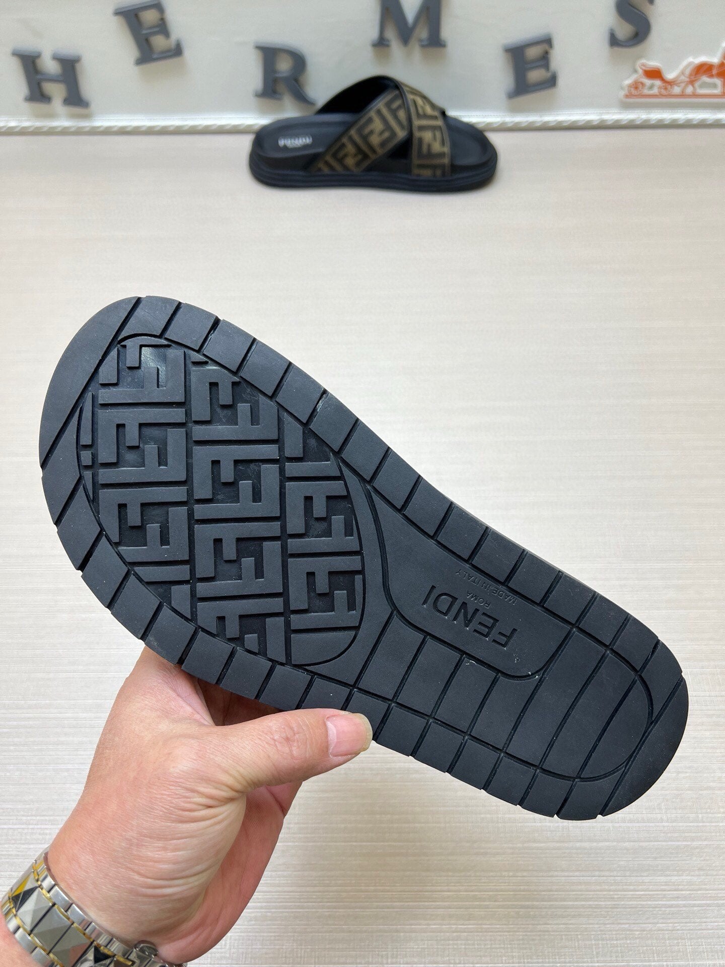 5LF224Z Popular Slippers