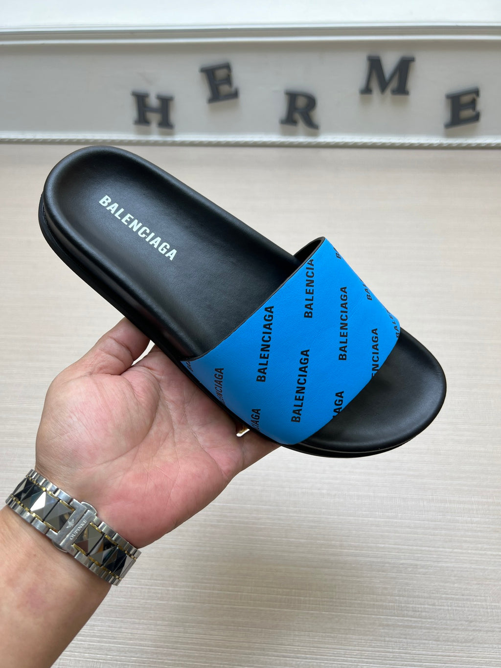 54J99Z Popular slippers