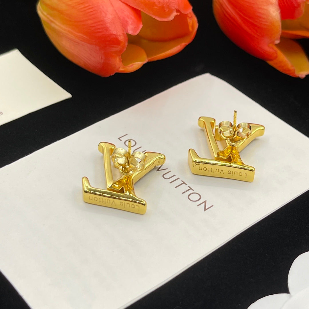 1NE241E Popular   Earrings