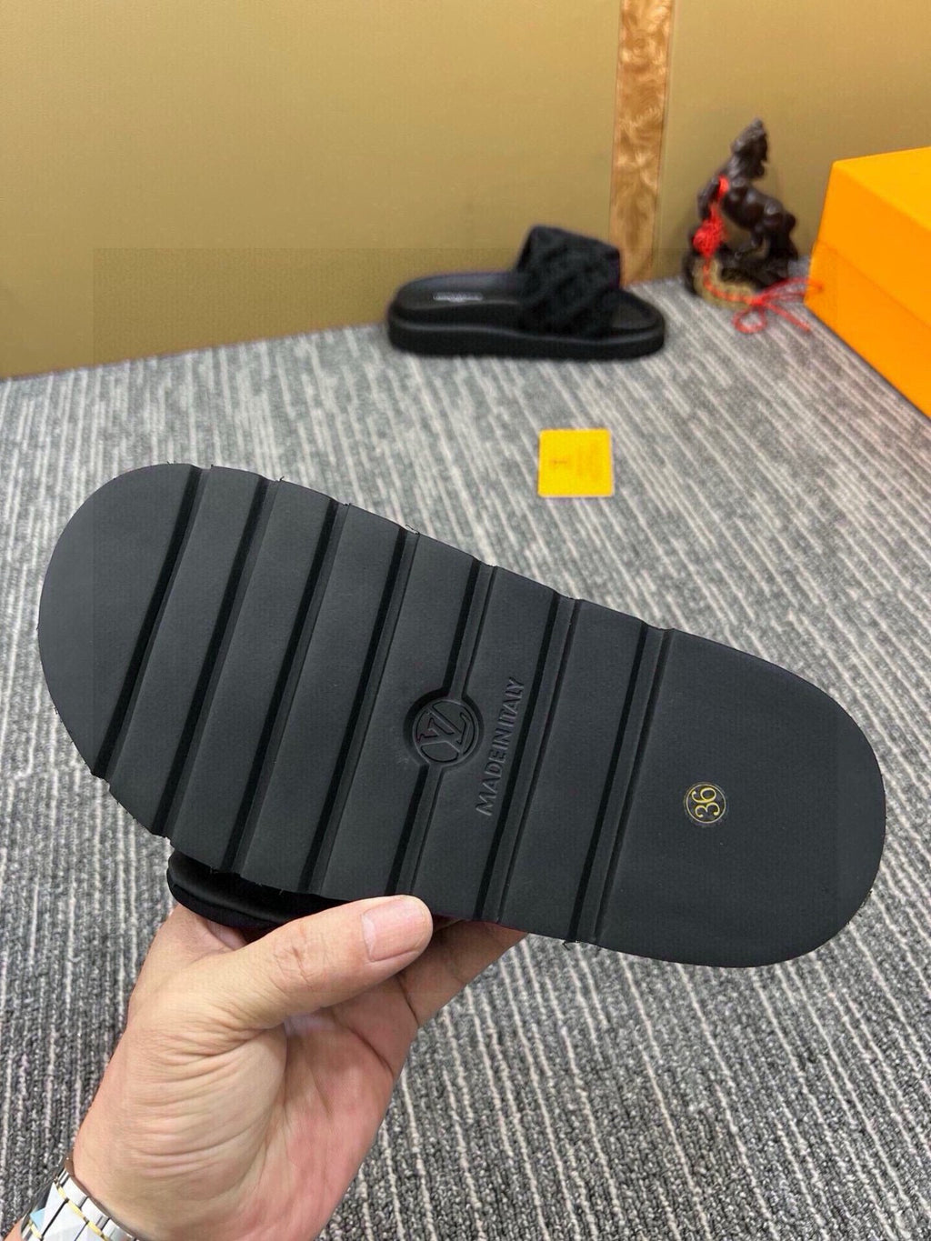 5QE13Z Popular Slippers