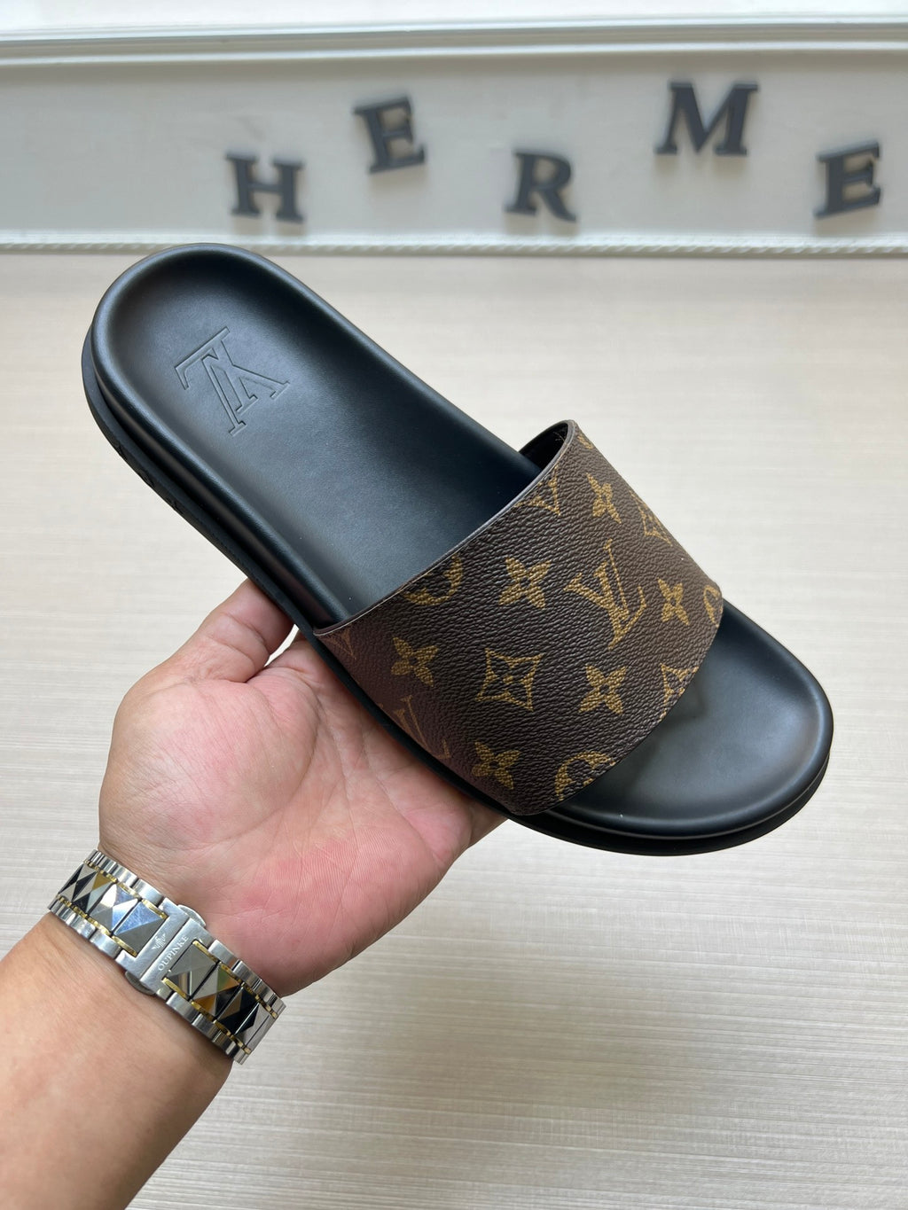 54E57Z Popular slippers