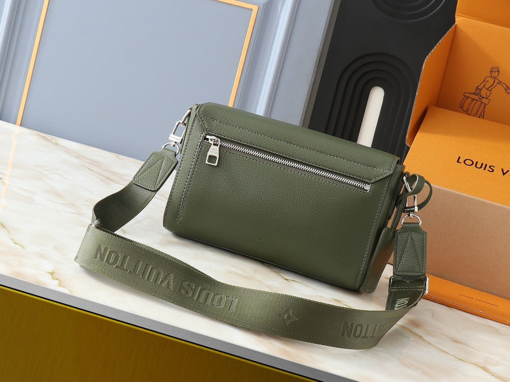 136PE77B Popular leather bag