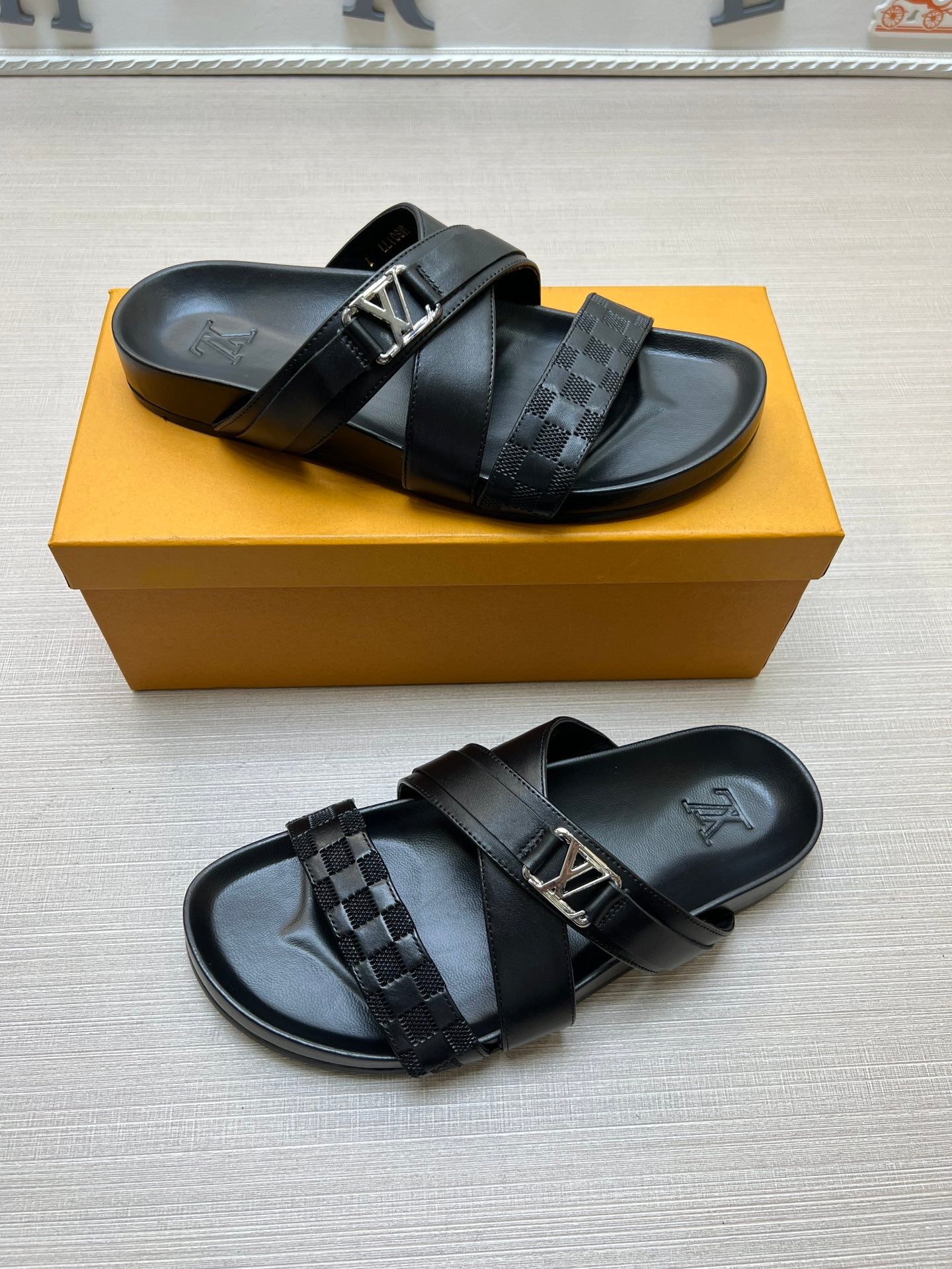 54E88Z Popular slippers
