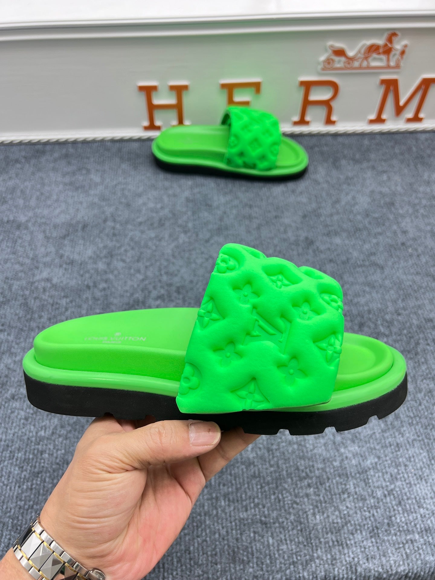 5YE115Z Popular Slippers