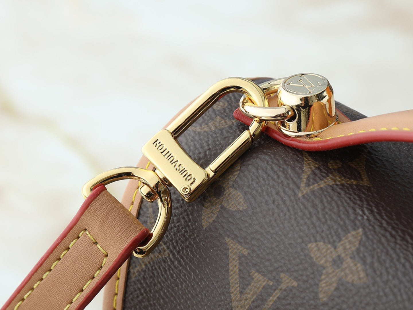 136PE76B Popular leather bag