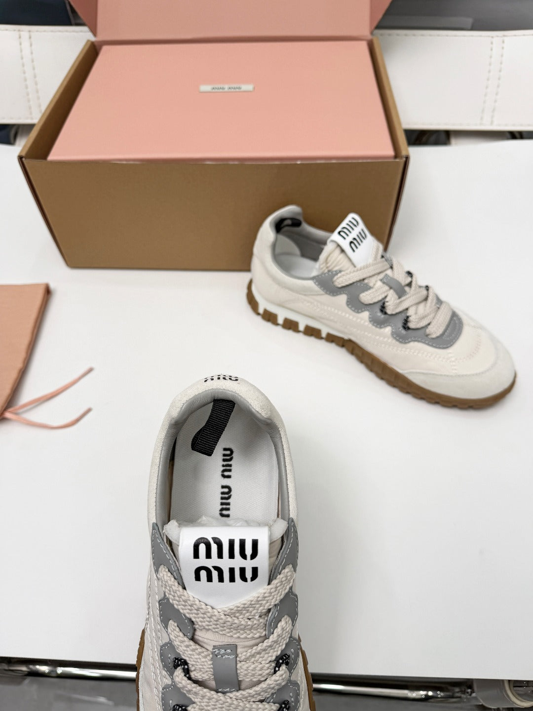 Z2P36A55 Popular high-quality leather Shoes