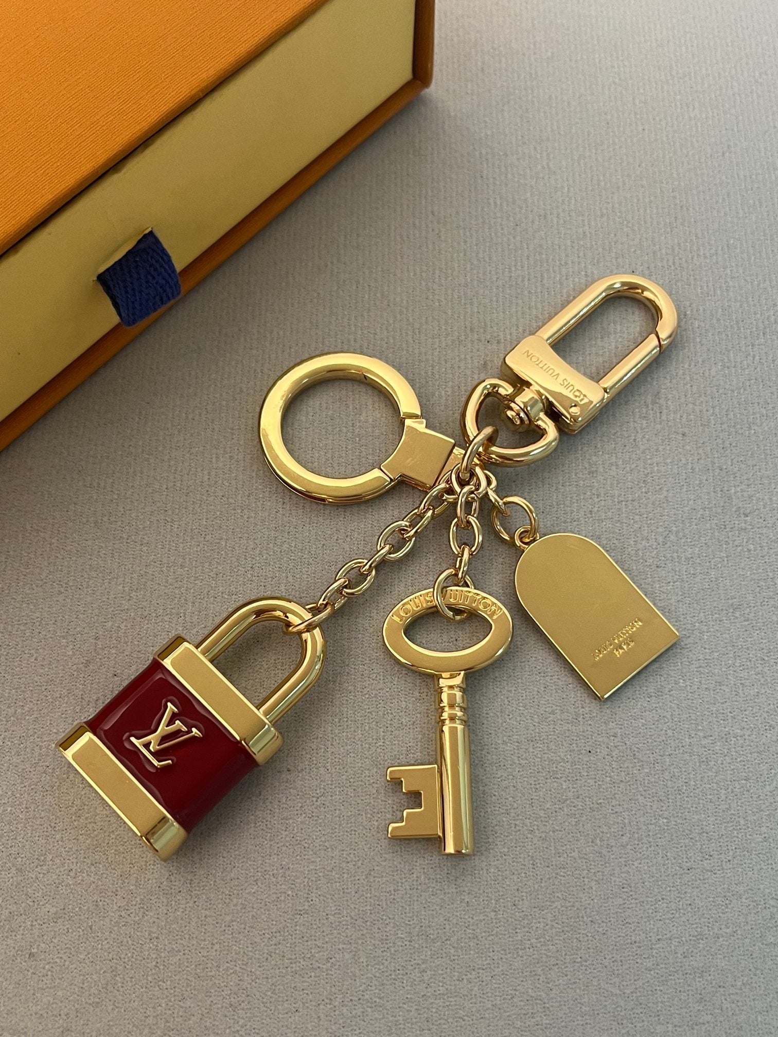 35ZE38A Popular bag 's charms accessories
