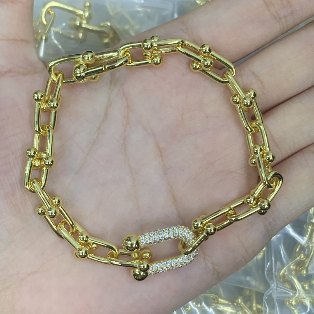 8XT31X  Popular    Earring Bracelets Necklaces