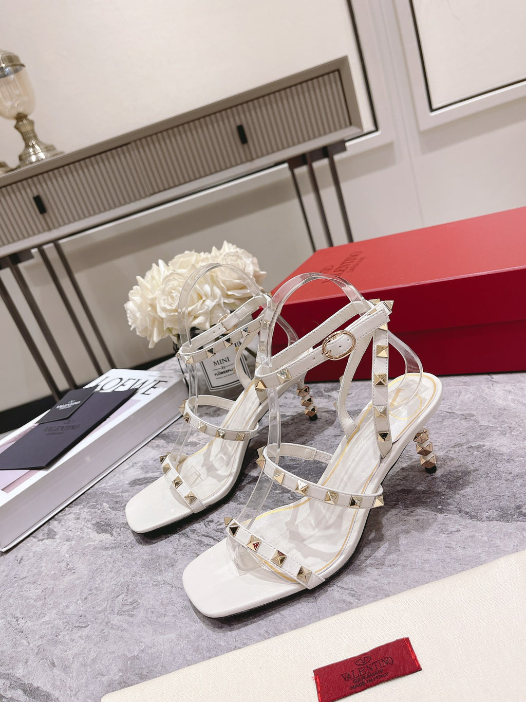 255QVL54Z Popular leather High heels
