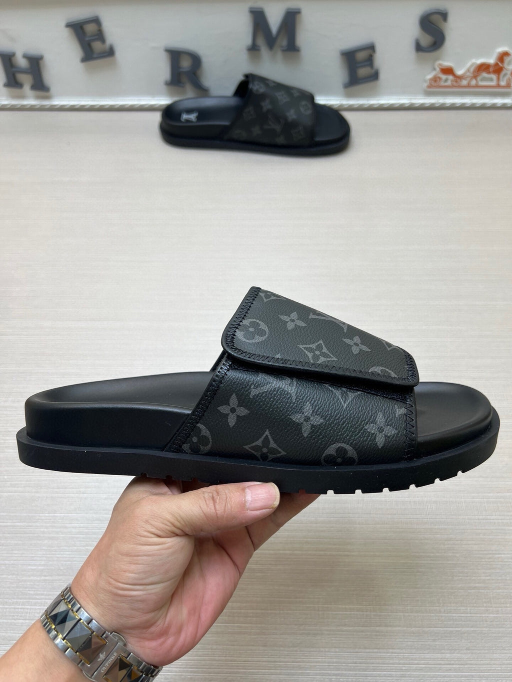5WE245Z Popular Slippers