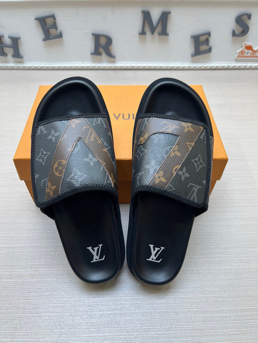 5WE251Z Popular Slippers