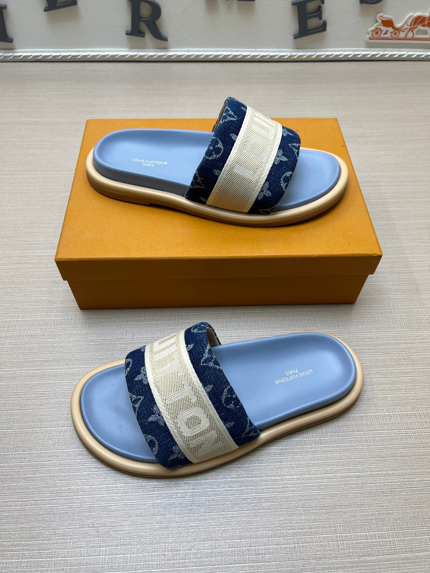 535ZE301Z Popular Slippers