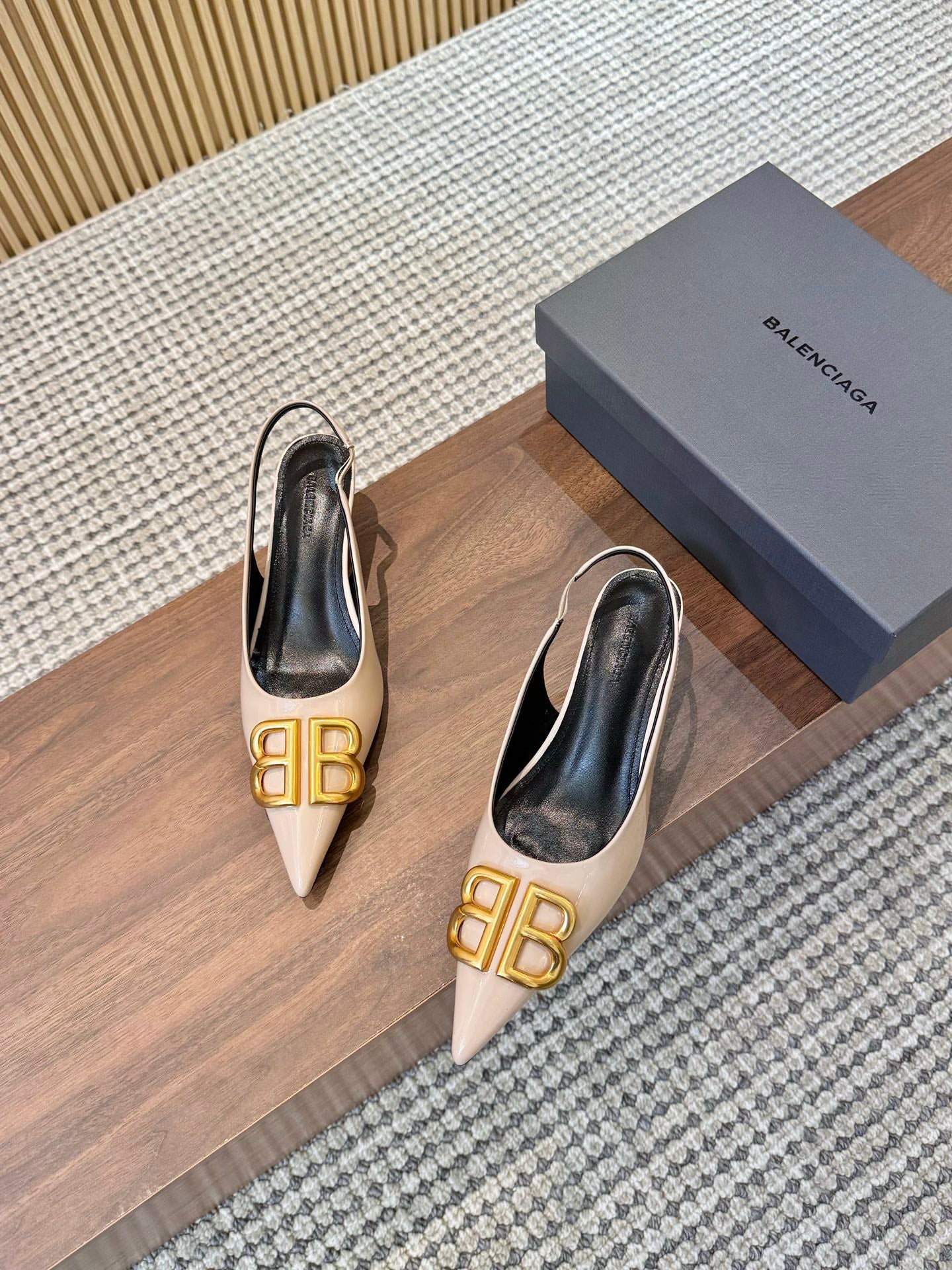 255QJ45Z Popular  leather High heels