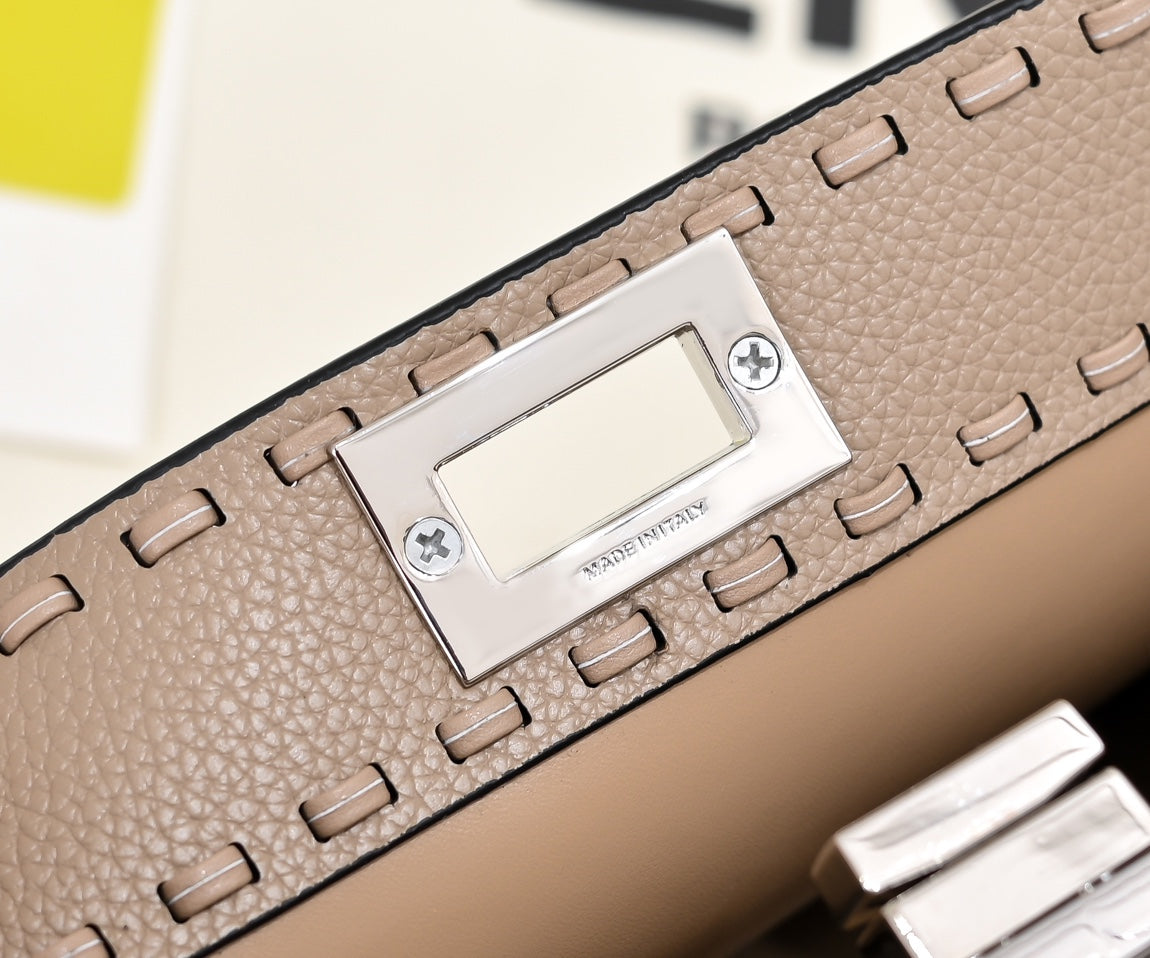 15RF136B Popular leather bag