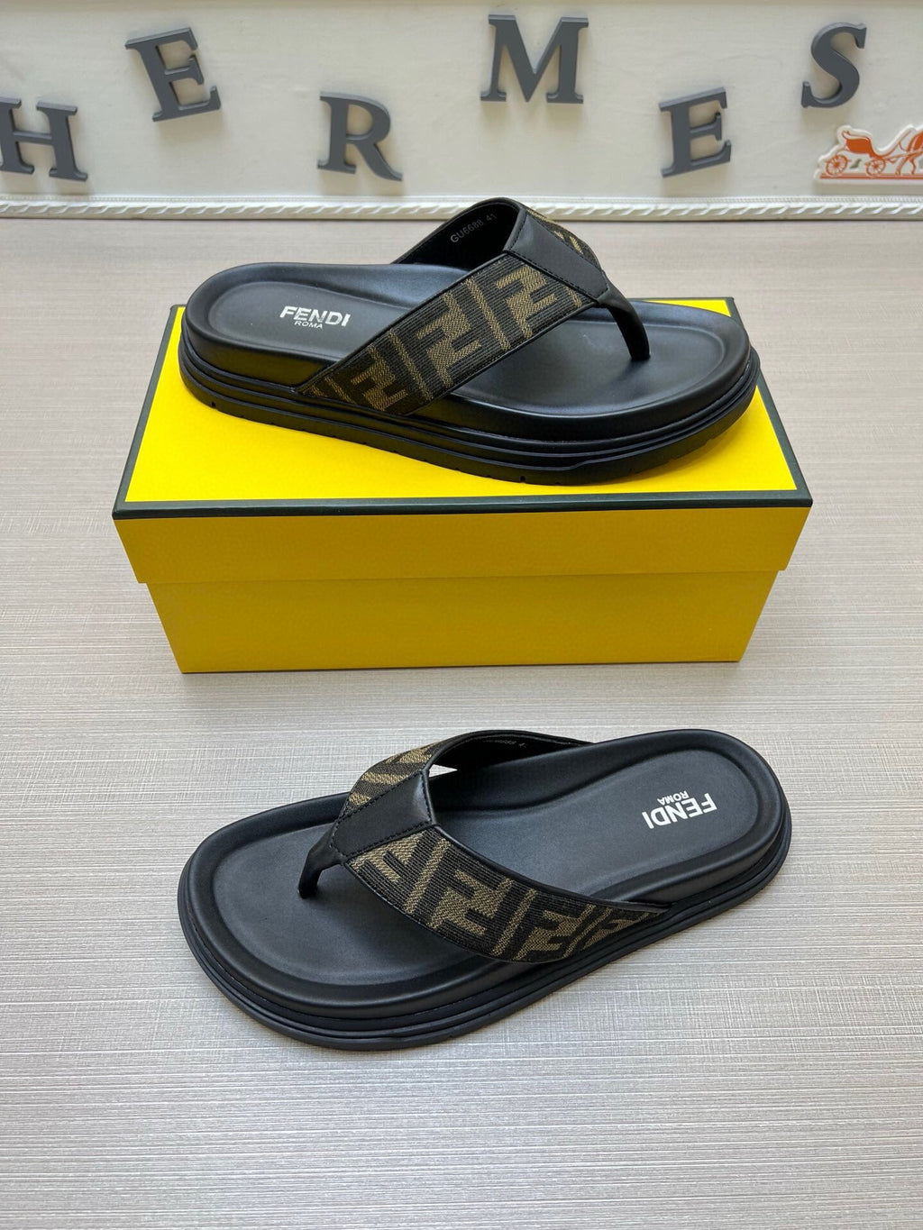 5LF222Z Popular Slippers