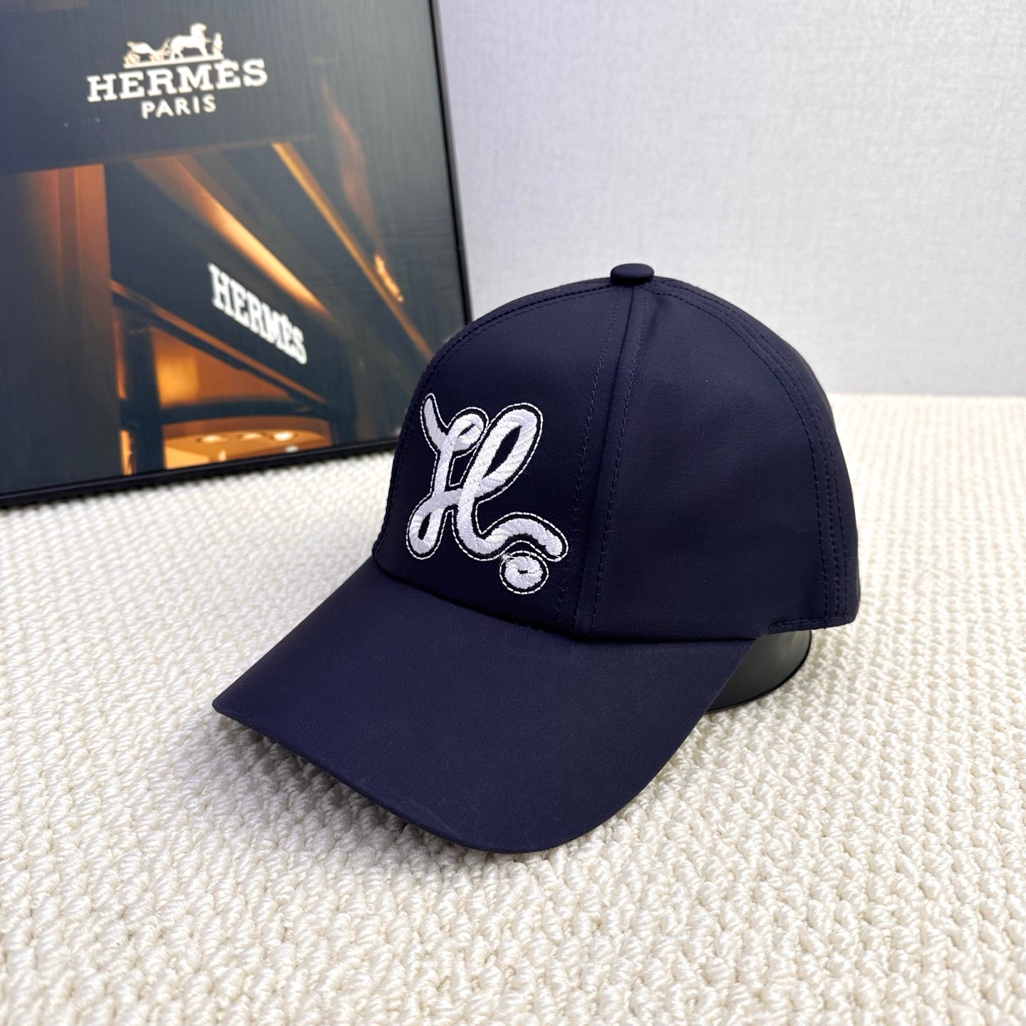 16XH17M Popular hats