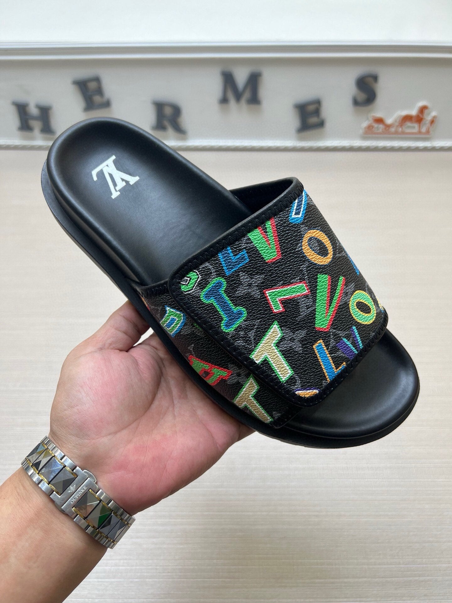 5WE247Z Popular Slippers