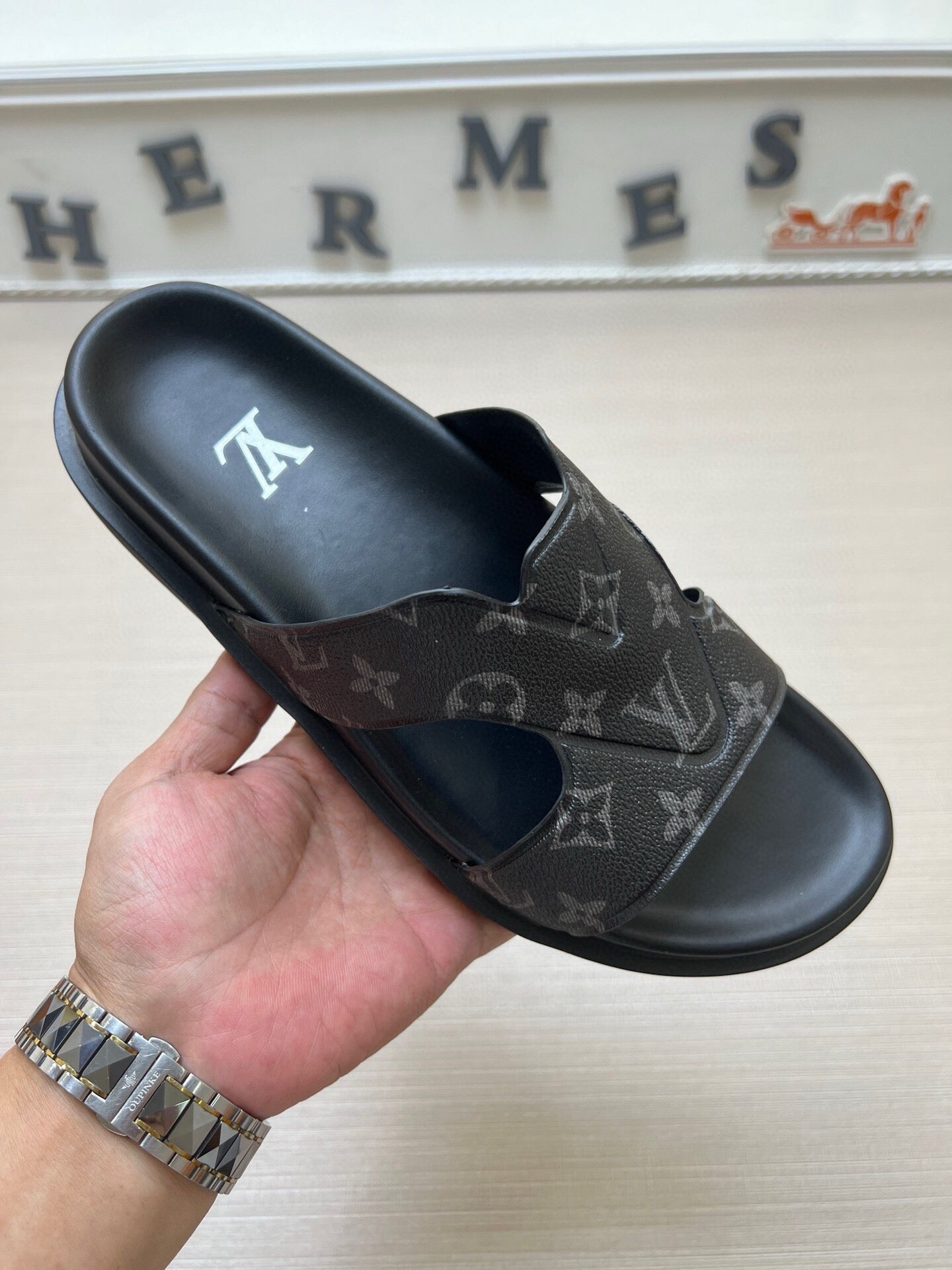 5LE228Z Popular Slippers