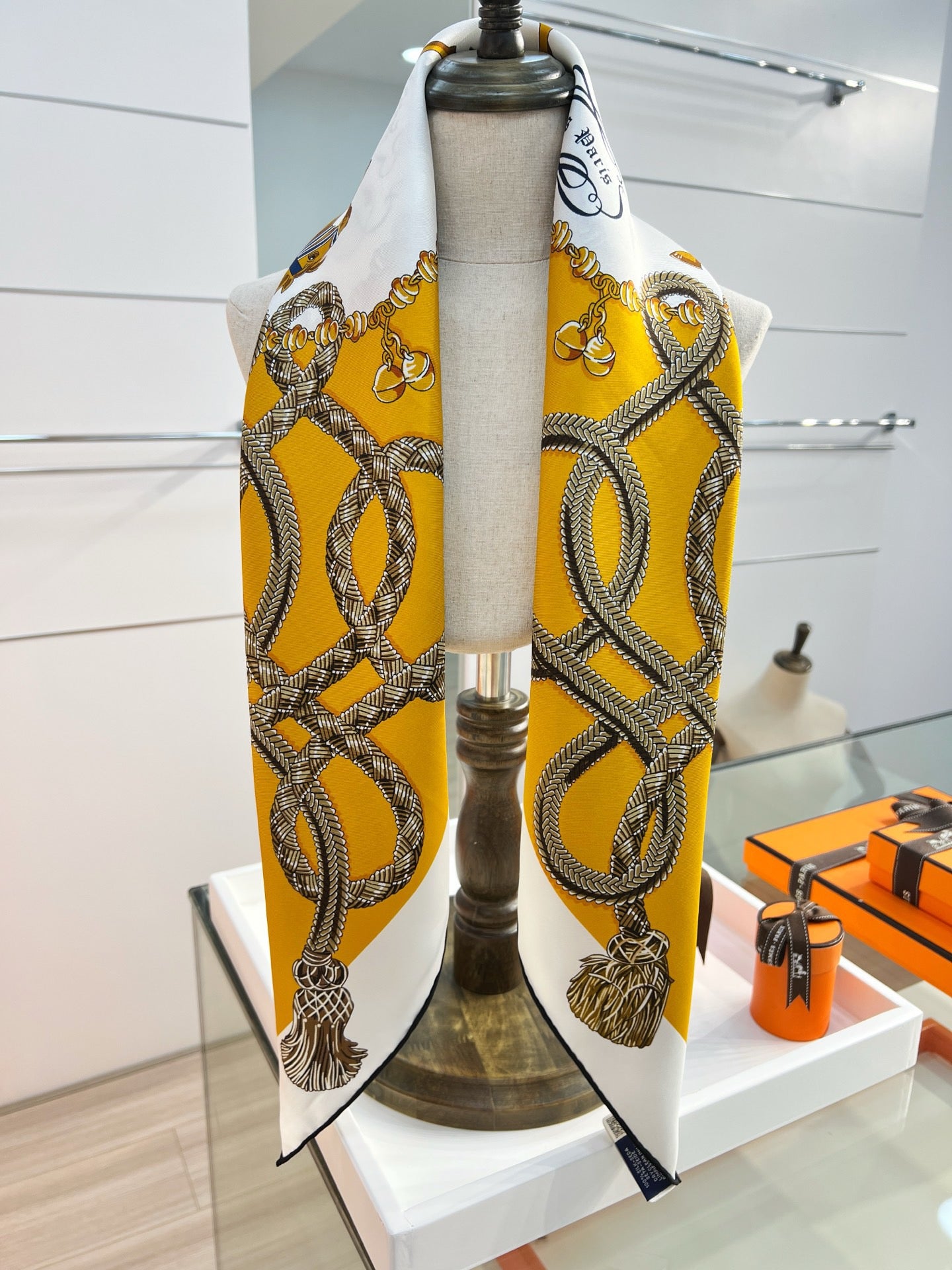 146NH37W Popular Silk Scarve