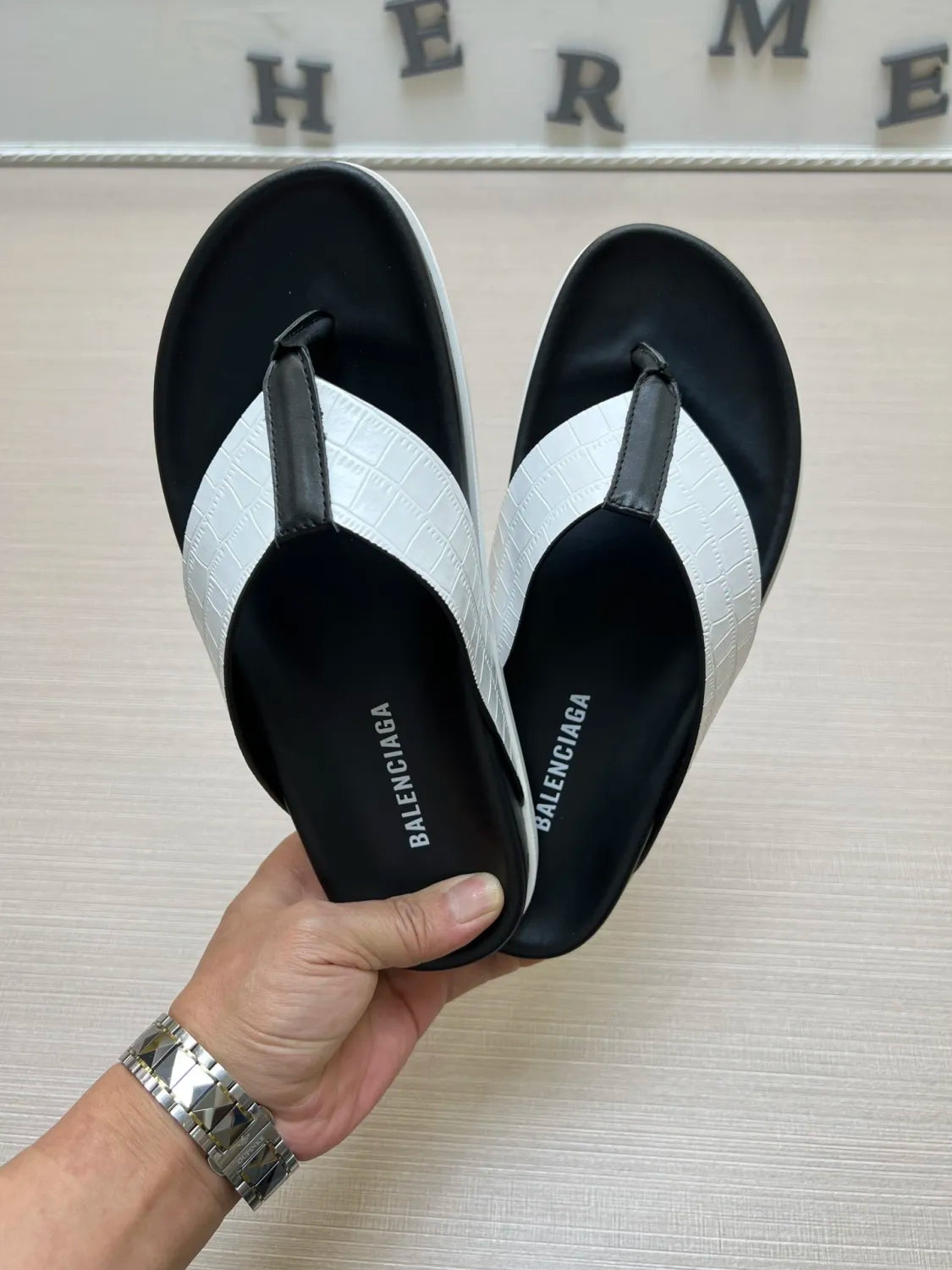 54J98Z Popular slippers