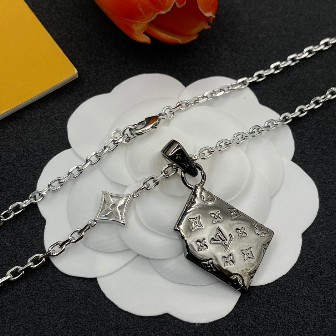 15QE129X Popular Necklace