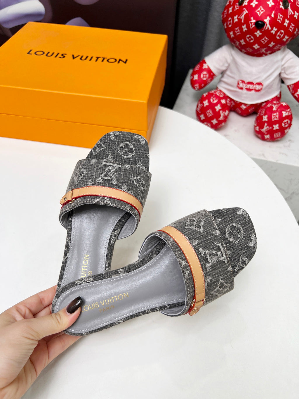 245RE23Z Popular high-quality shoes