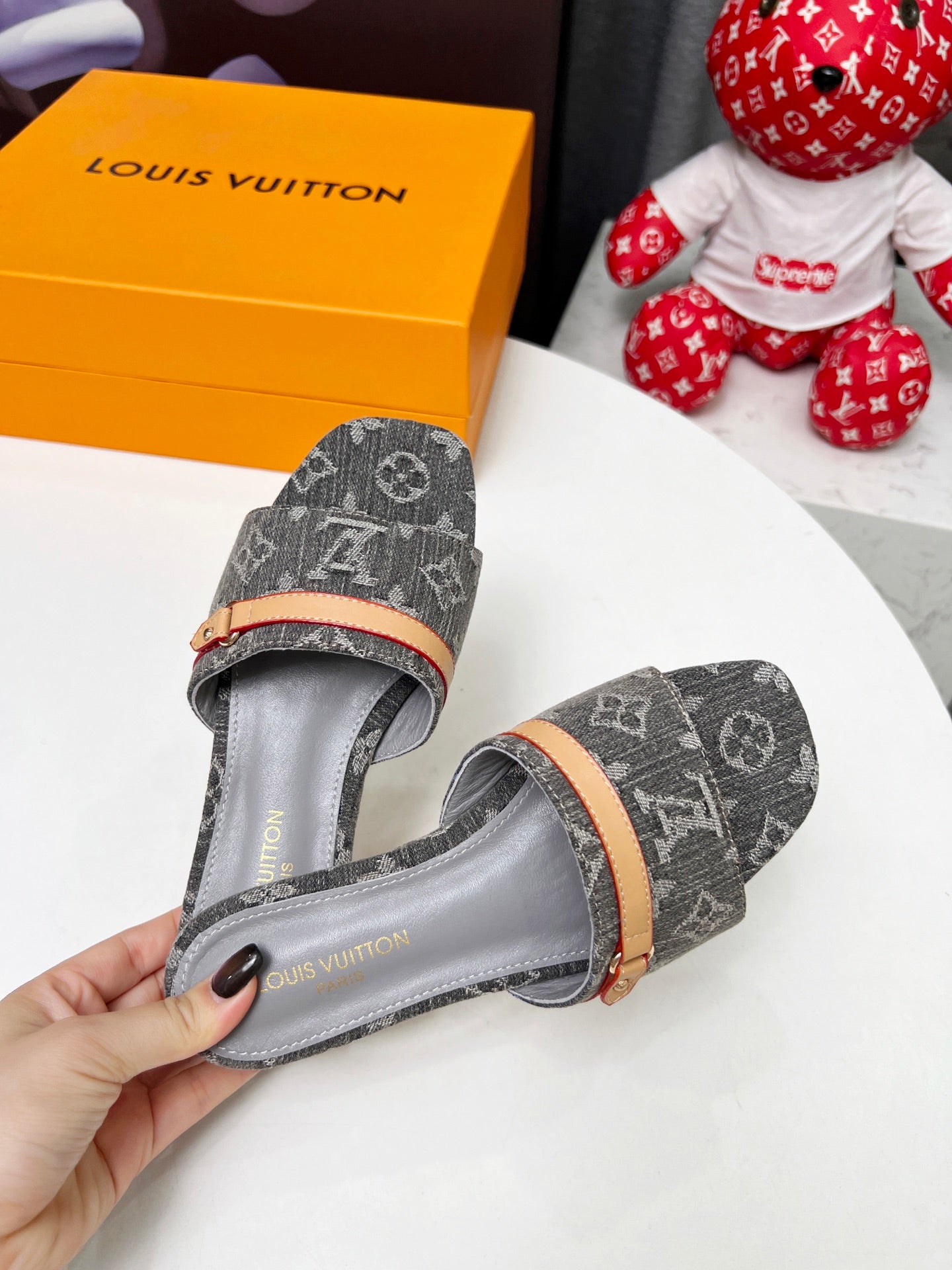 245RE23Z Popular high-quality shoes