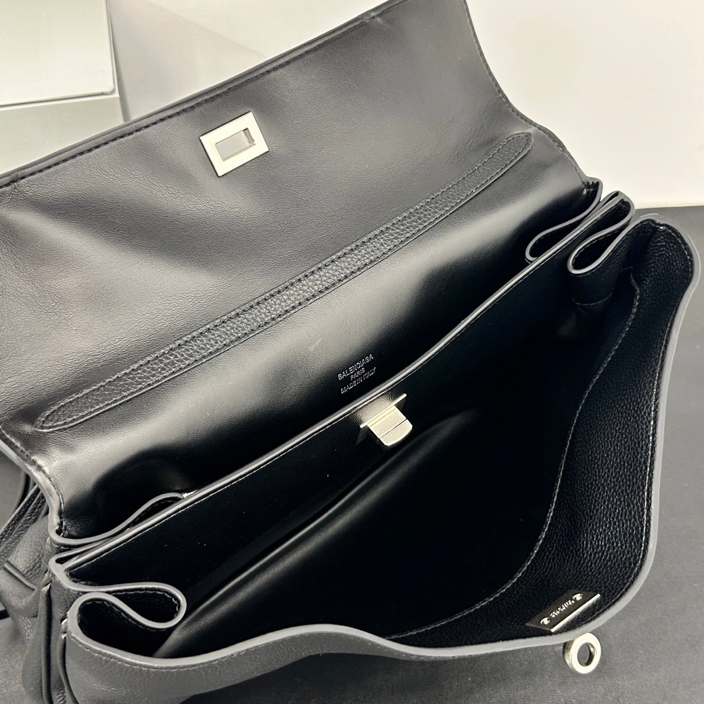 B1X56J31 Popular high-quality leather bag