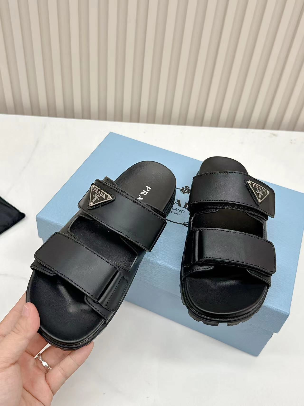 14PD26Z Popular sandals