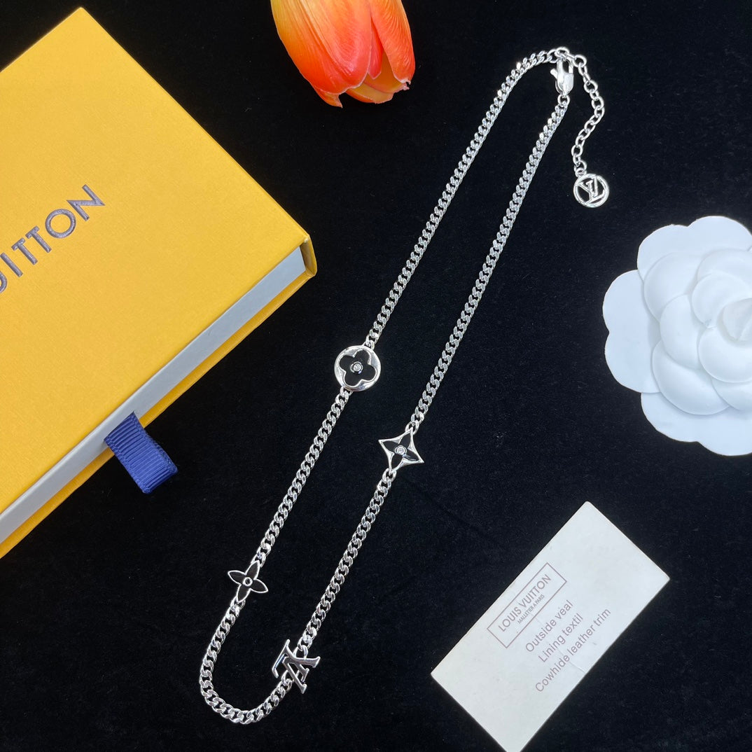 14E1001X Popular   Necklaces