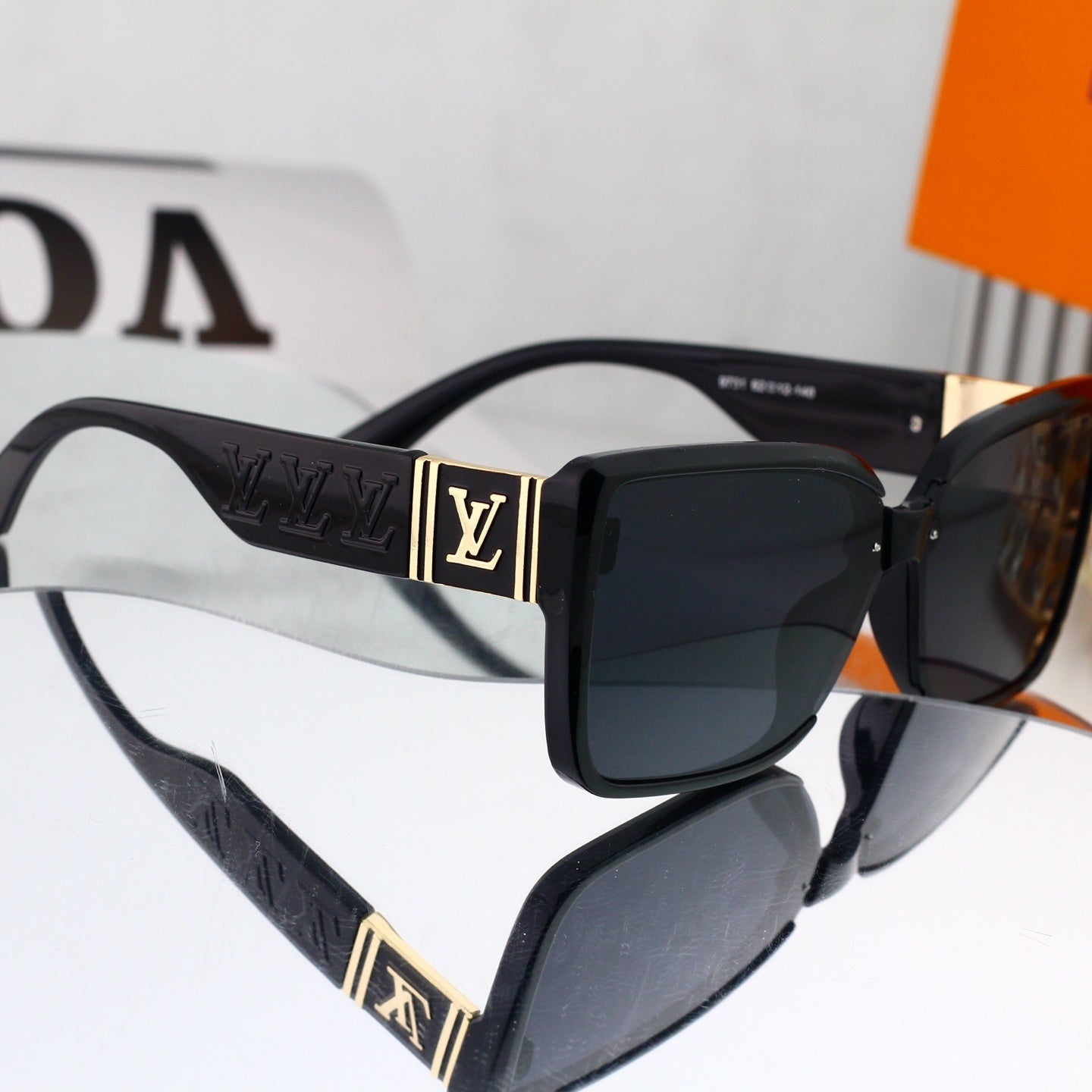 156PE10T Popular Sunglasses