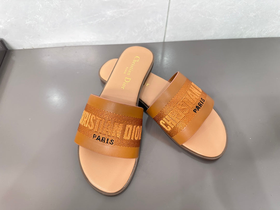 14D32Z Popular slippers