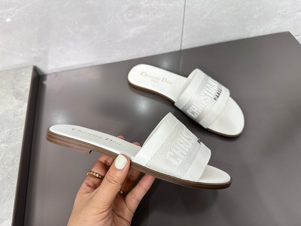 14D32Z Popular slippers