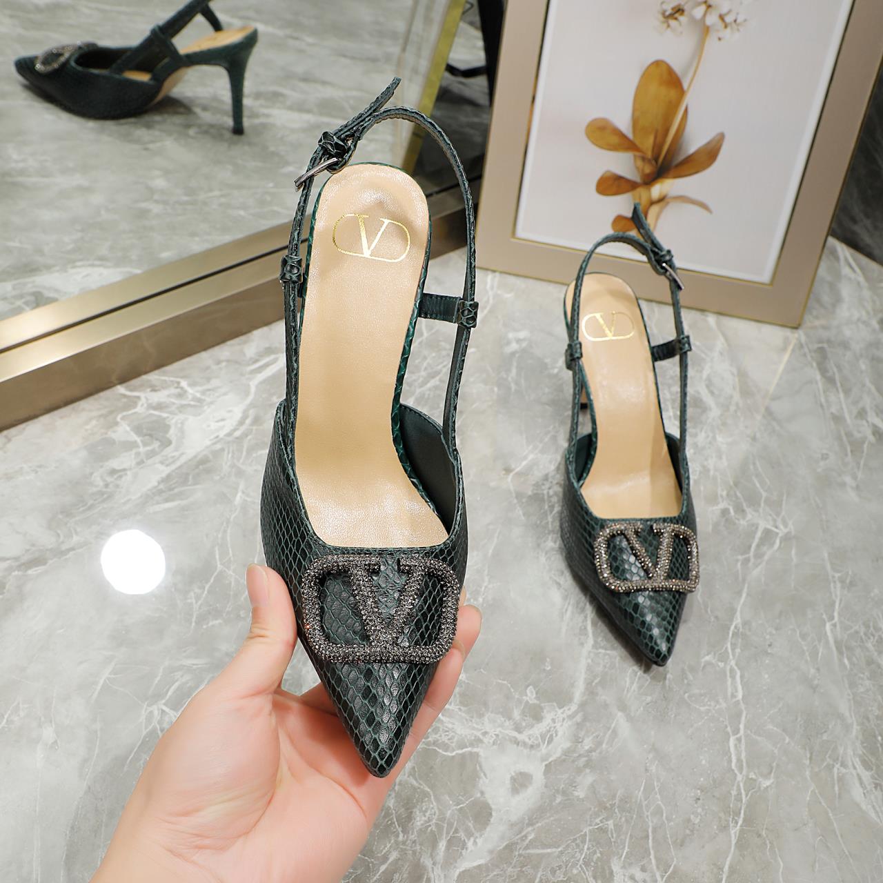 245RVL20Z Popular leather  High heels