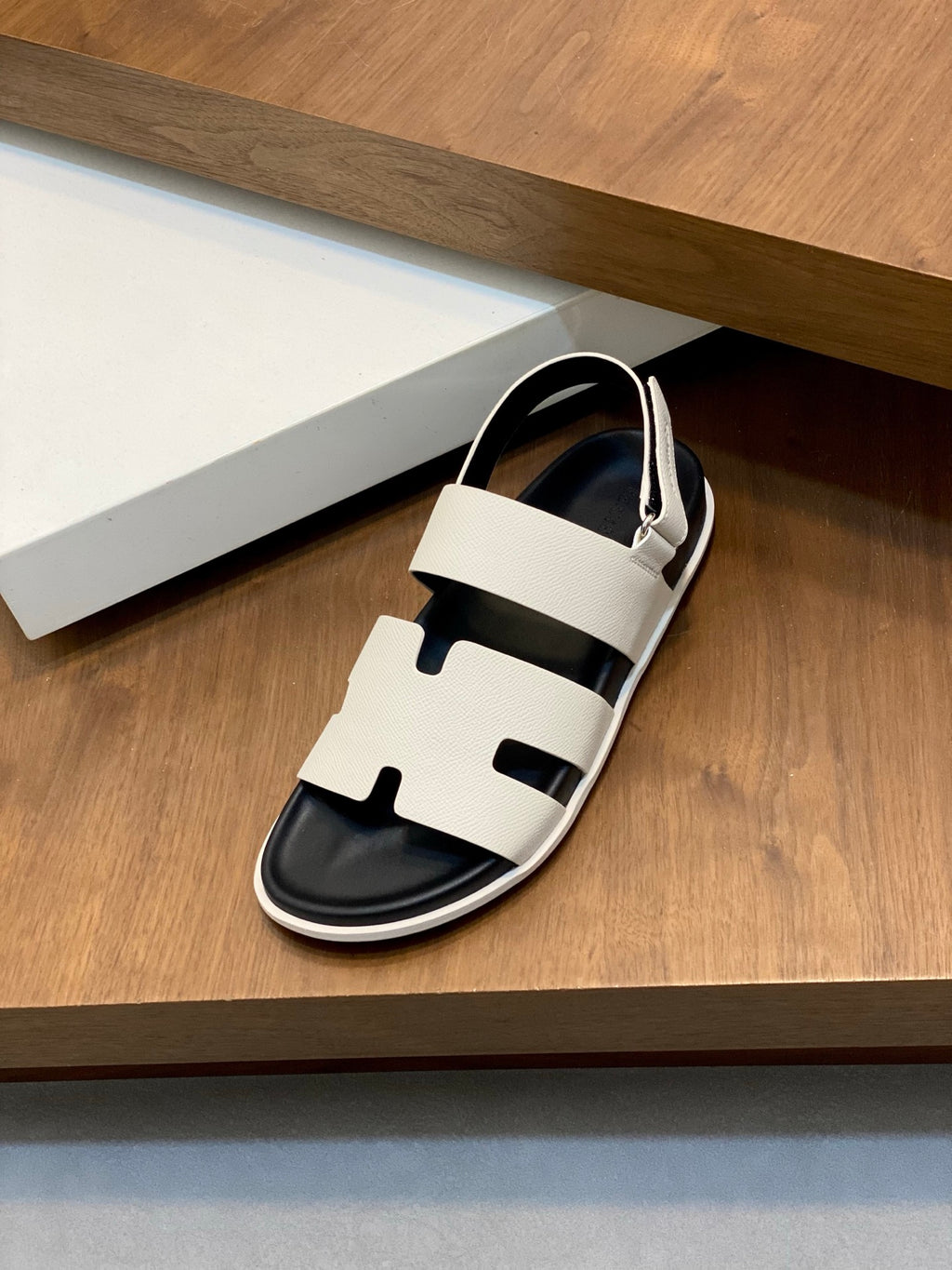 Z2P36H19 Popular high-quality leather Shoes