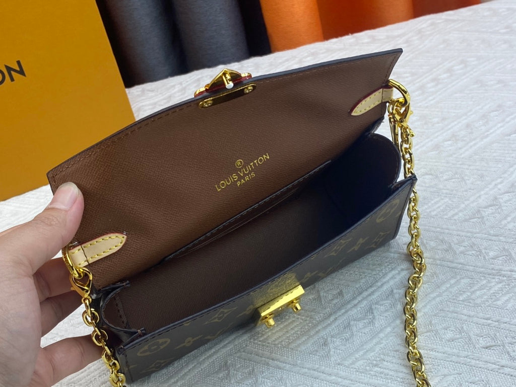 1XE32B Popular  leather bag 