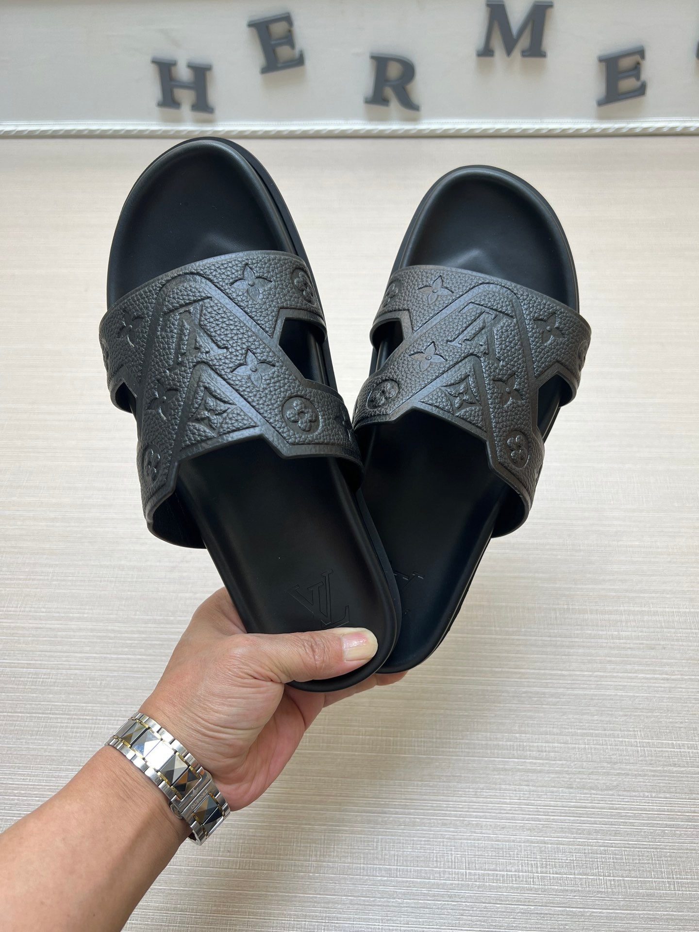 54E68Z Popular slippers