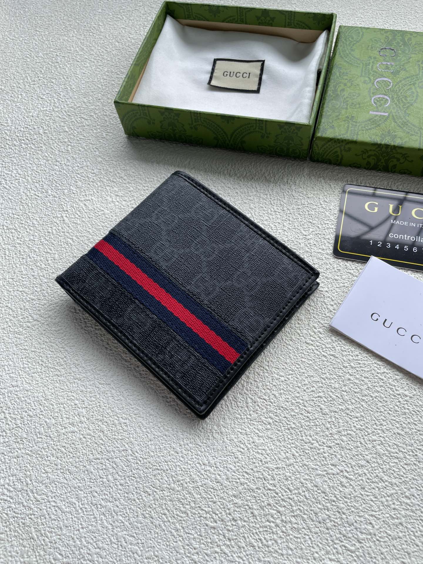 146XB9B Popular leather wallets ( with full packaging )